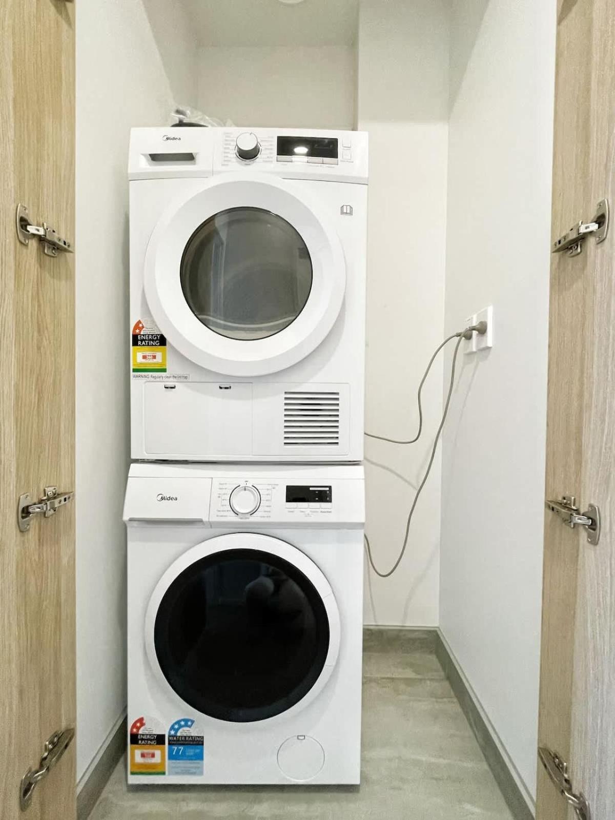 Holiday home Rare Retreat Stylish 2br Townhouse Vs Ac & Parking *