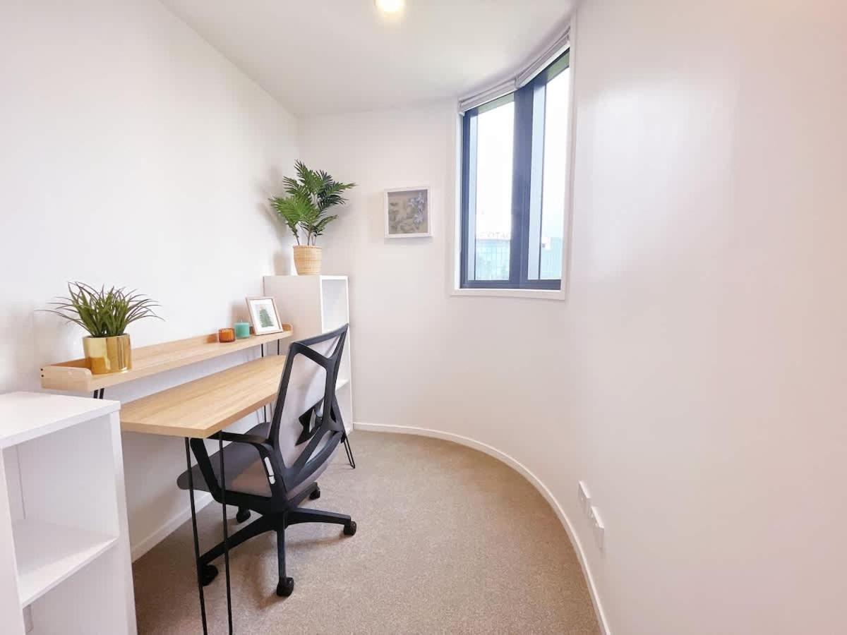Graceful Parkside Scenery 1 Bed & 1 Study Vs Ac Pool & Gym Apartment