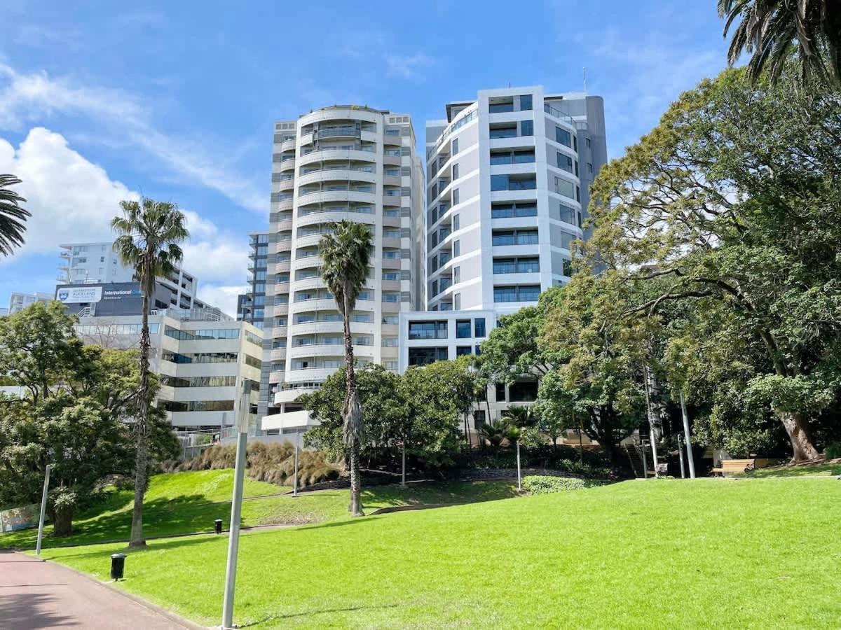Graceful Parkside Scenery 1 Bed & 1 Study Vs Ac Pool & Gym Apartment