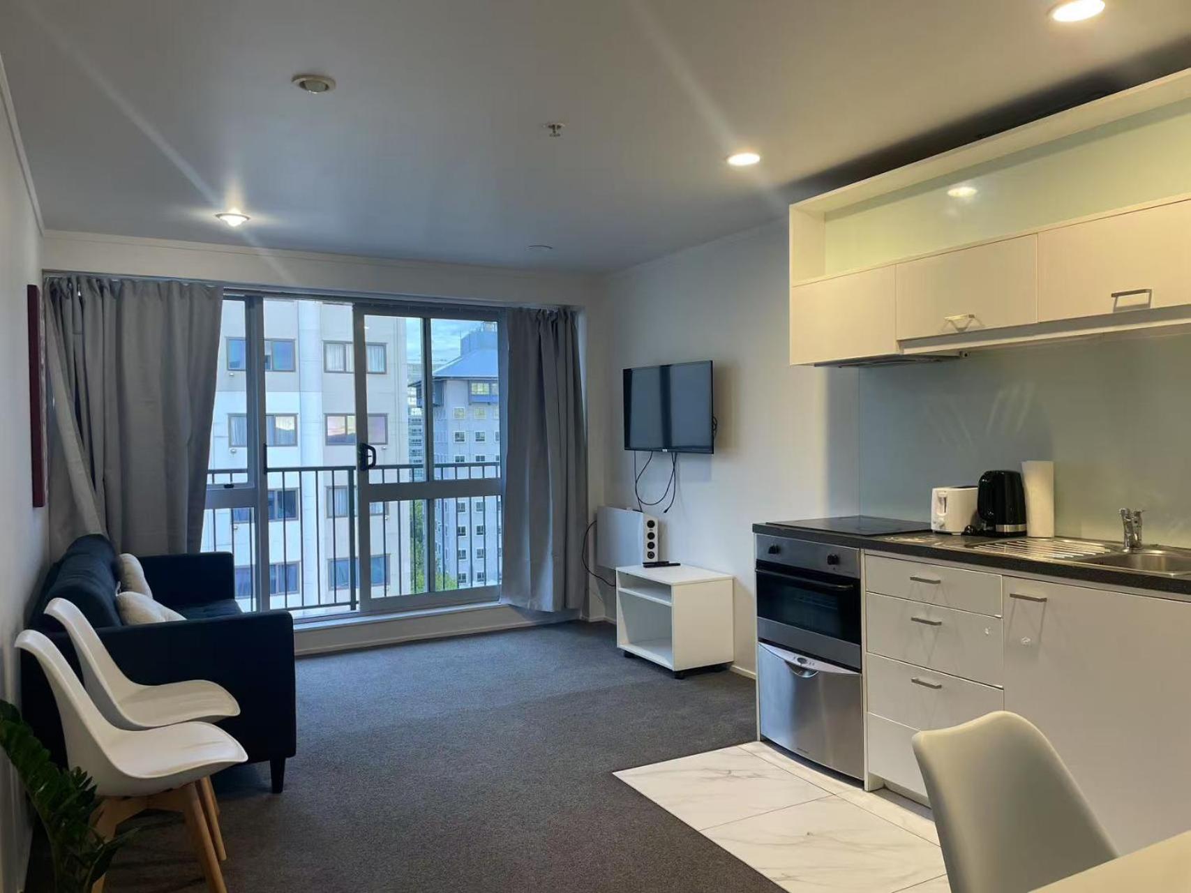 Aura B1214 Two Bedrooms, 1 Living Wi-fi Skytower And Street View, Balcony Car Park Apartment *