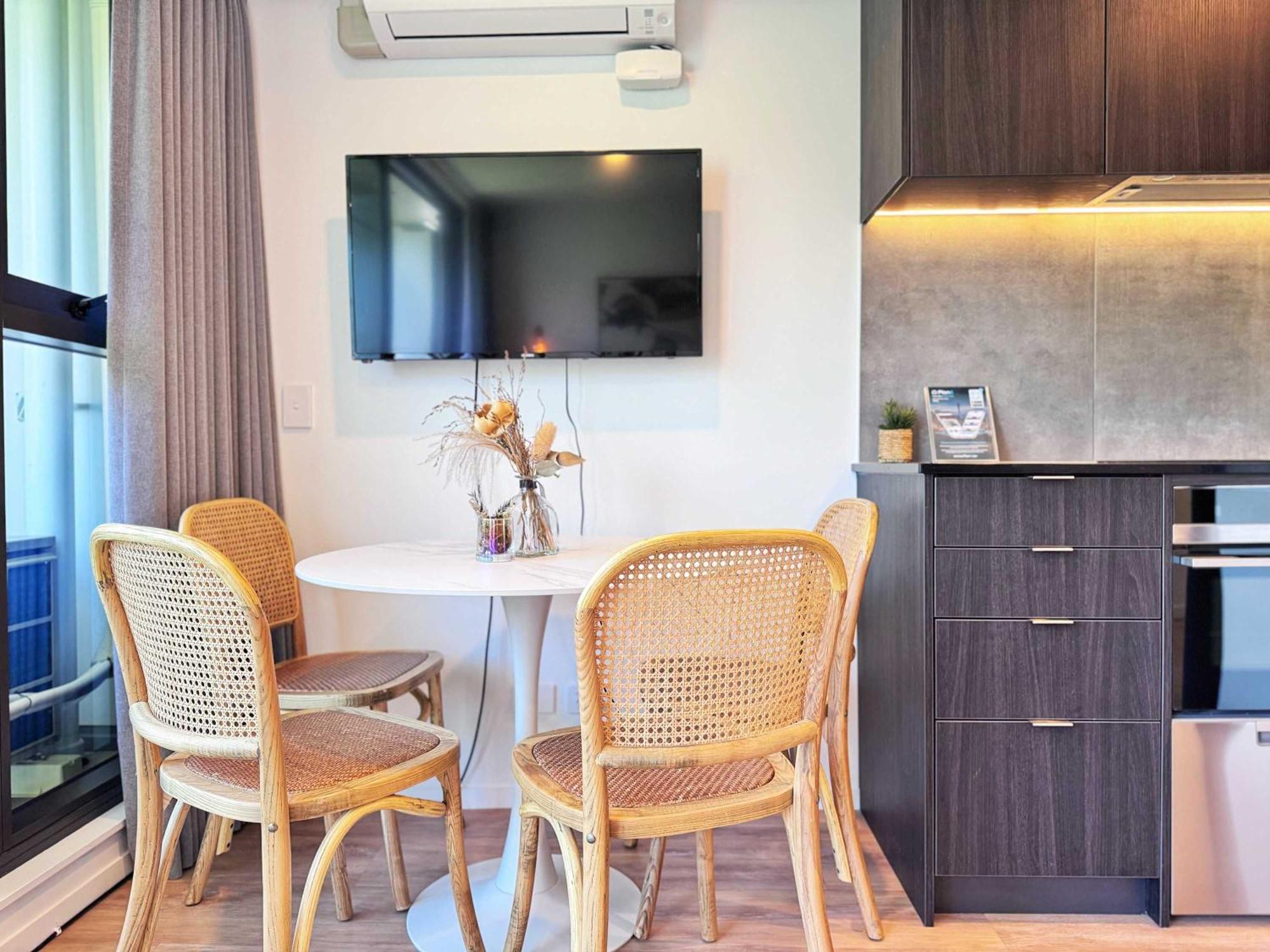 Apartment Incredible Park & Skytower View - Free Parking & Ac