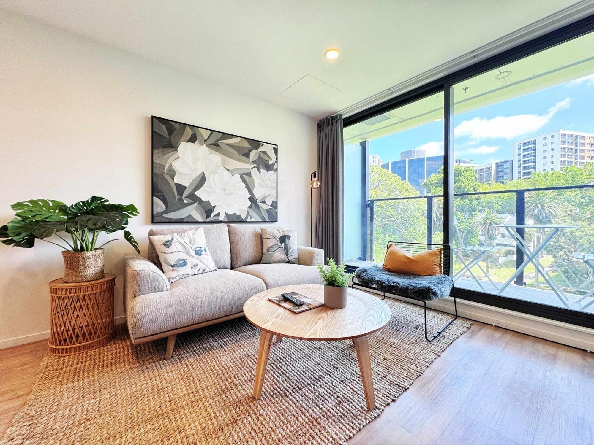 Incredible Park & Skytower View - Free Parking & Ac Apartment