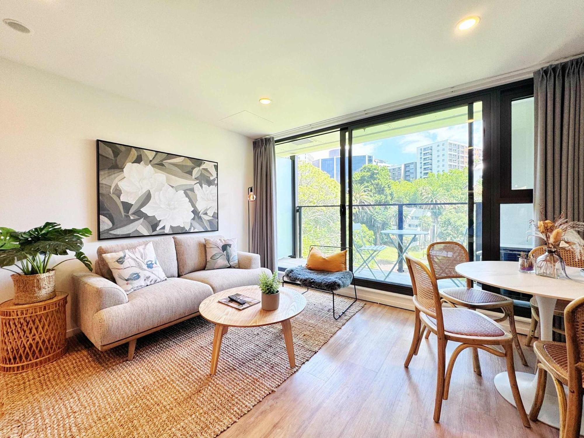 Incredible Park & Skytower View - Free Parking & Ac *