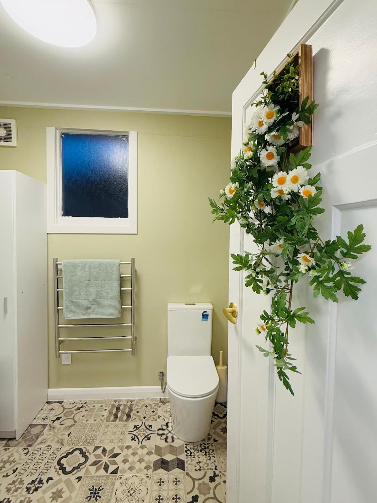 Free Parking,5 Minutes To City, Bus At The Door, 100-year-old Building At The Foot Of Mount Eden Park,unit 1 * Auckland