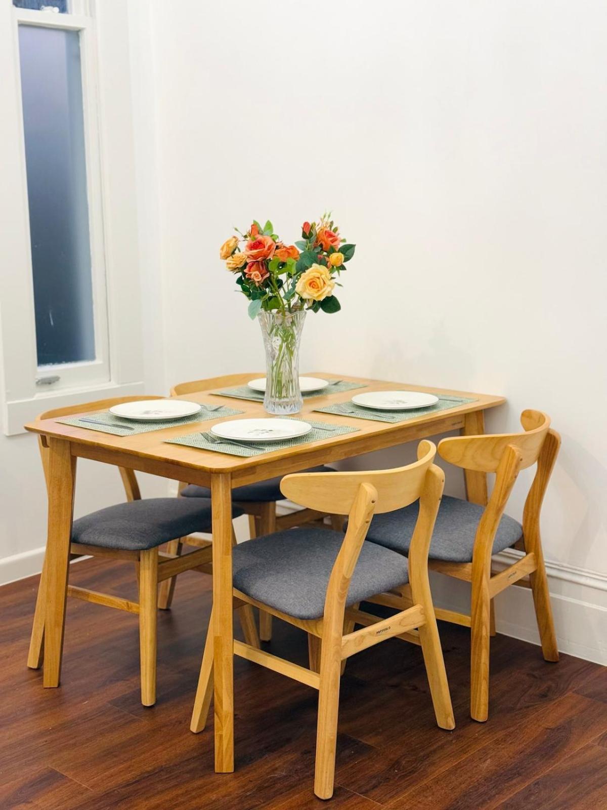 Free Parking,5 Minutes To City, Bus At The Door, 100-year-old Building At The Foot Of Mount Eden Park,unit 1 Villa *