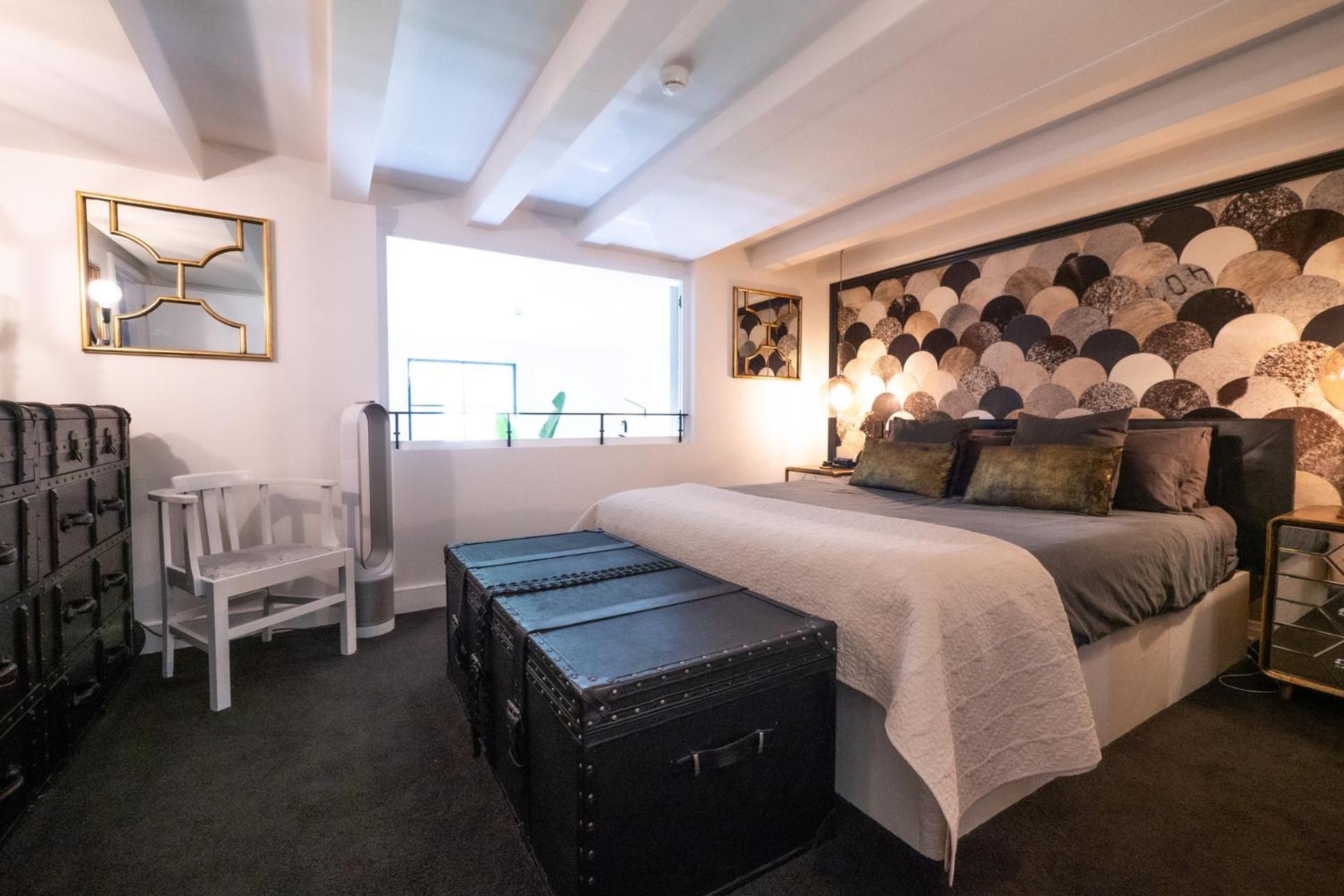Apartment Stunning Comfort And Artistic Boutique