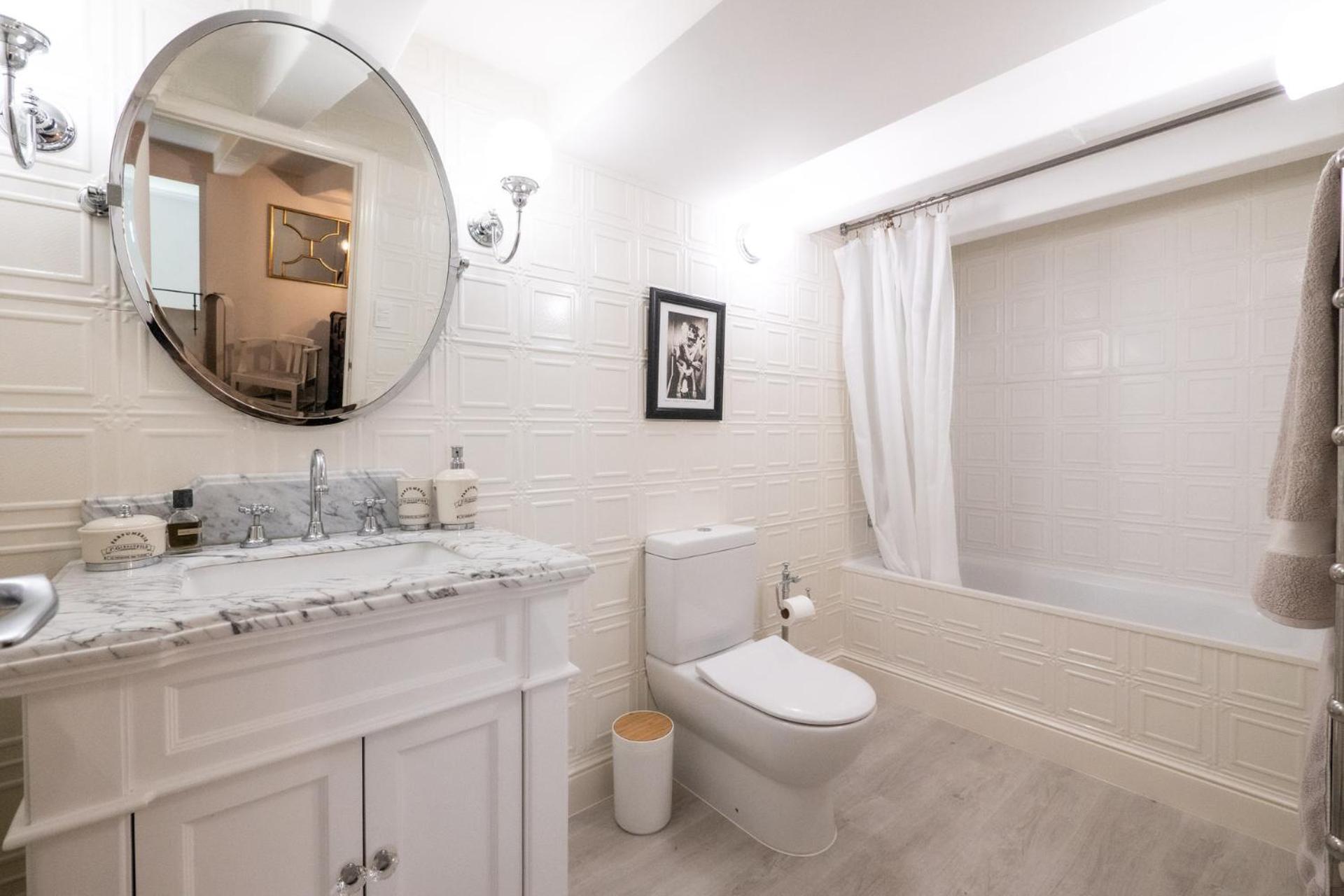 Stunning Comfort And Artistic Boutique Apartment *