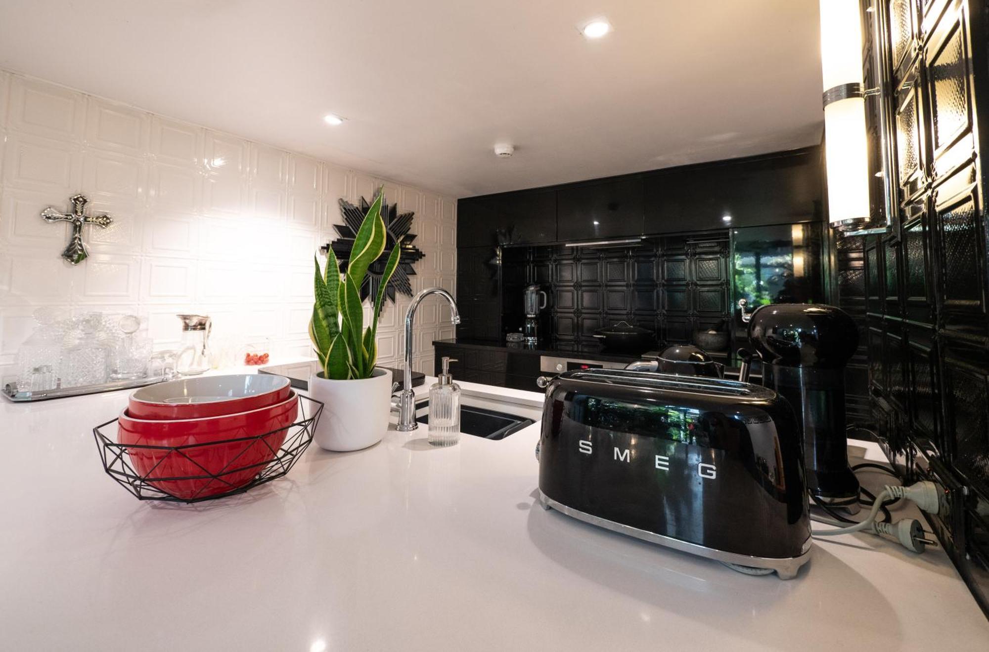 Stunning Comfort And Artistic Boutique Auckland