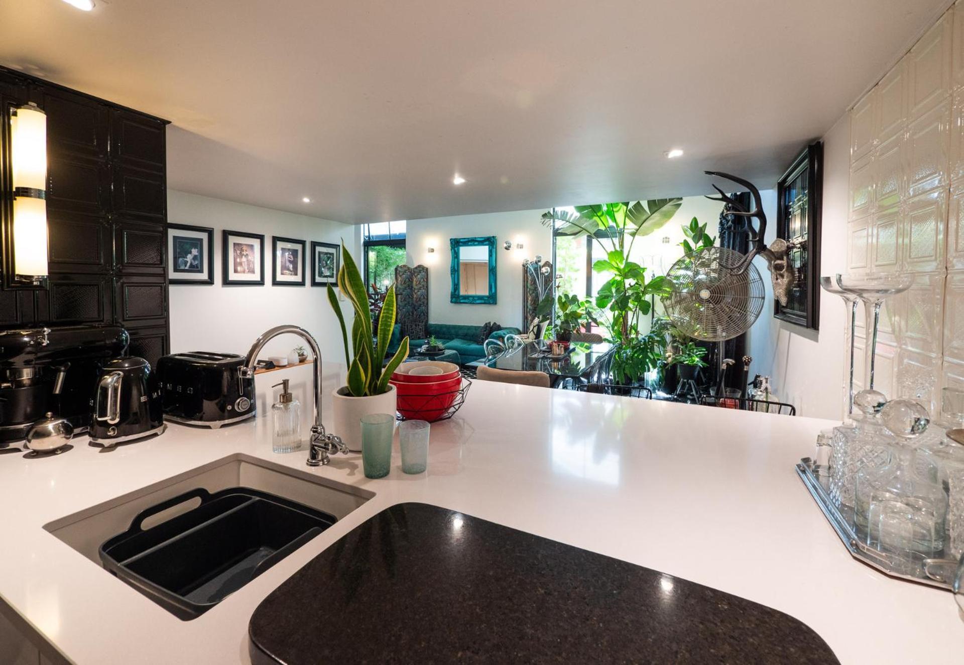 Apartment Stunning Comfort And Artistic Boutique