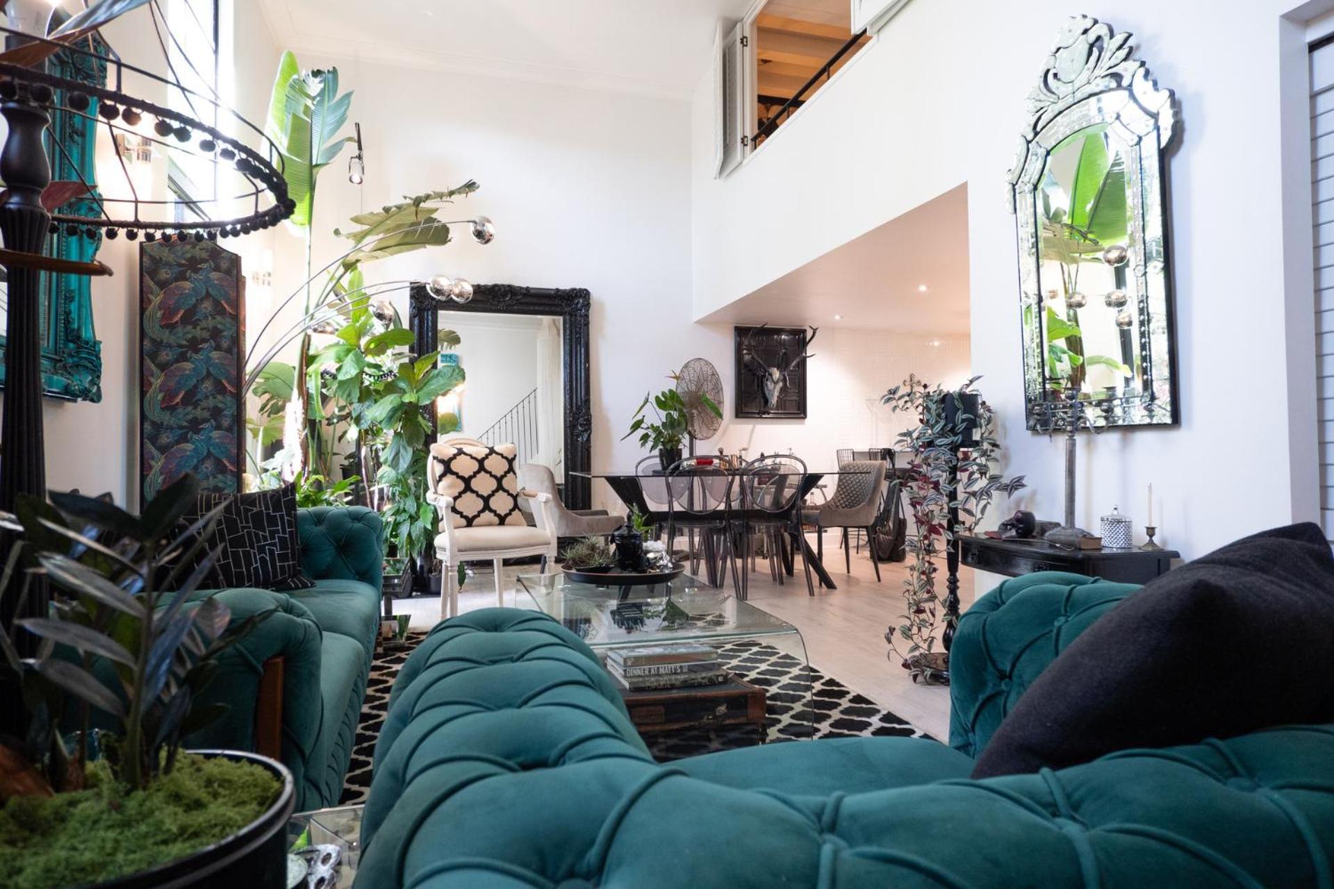 Apartment Stunning Comfort And Artistic Boutique