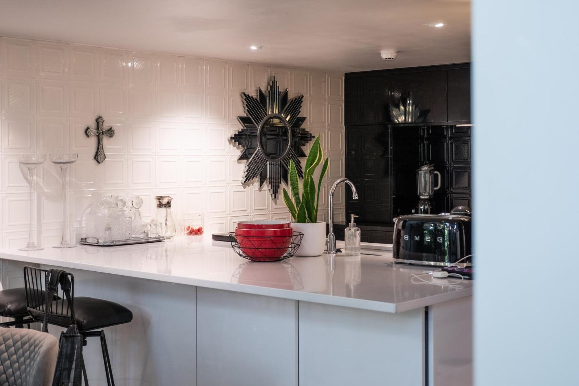 Stunning Comfort And Artistic Boutique *