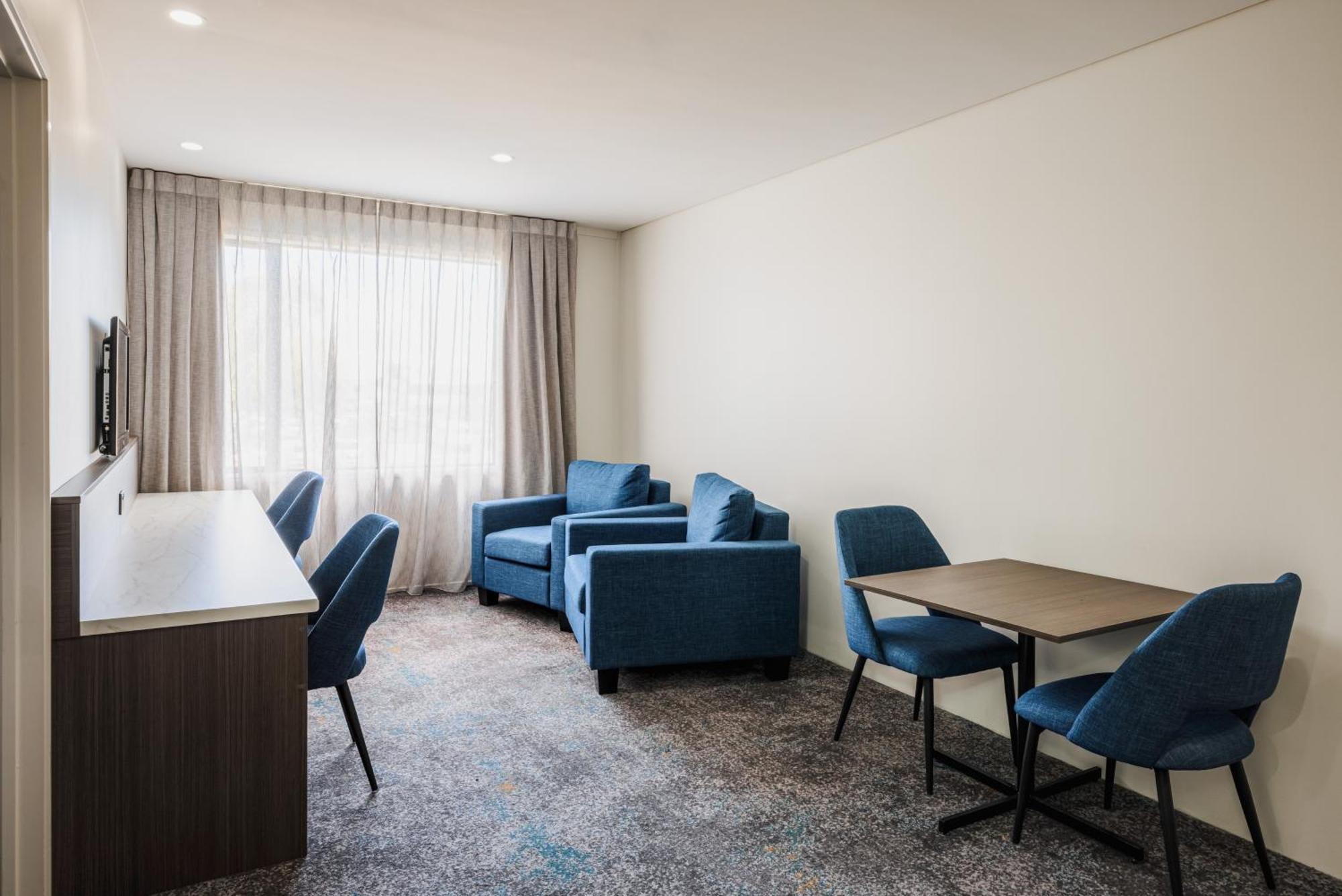 Heartland Airport 4*