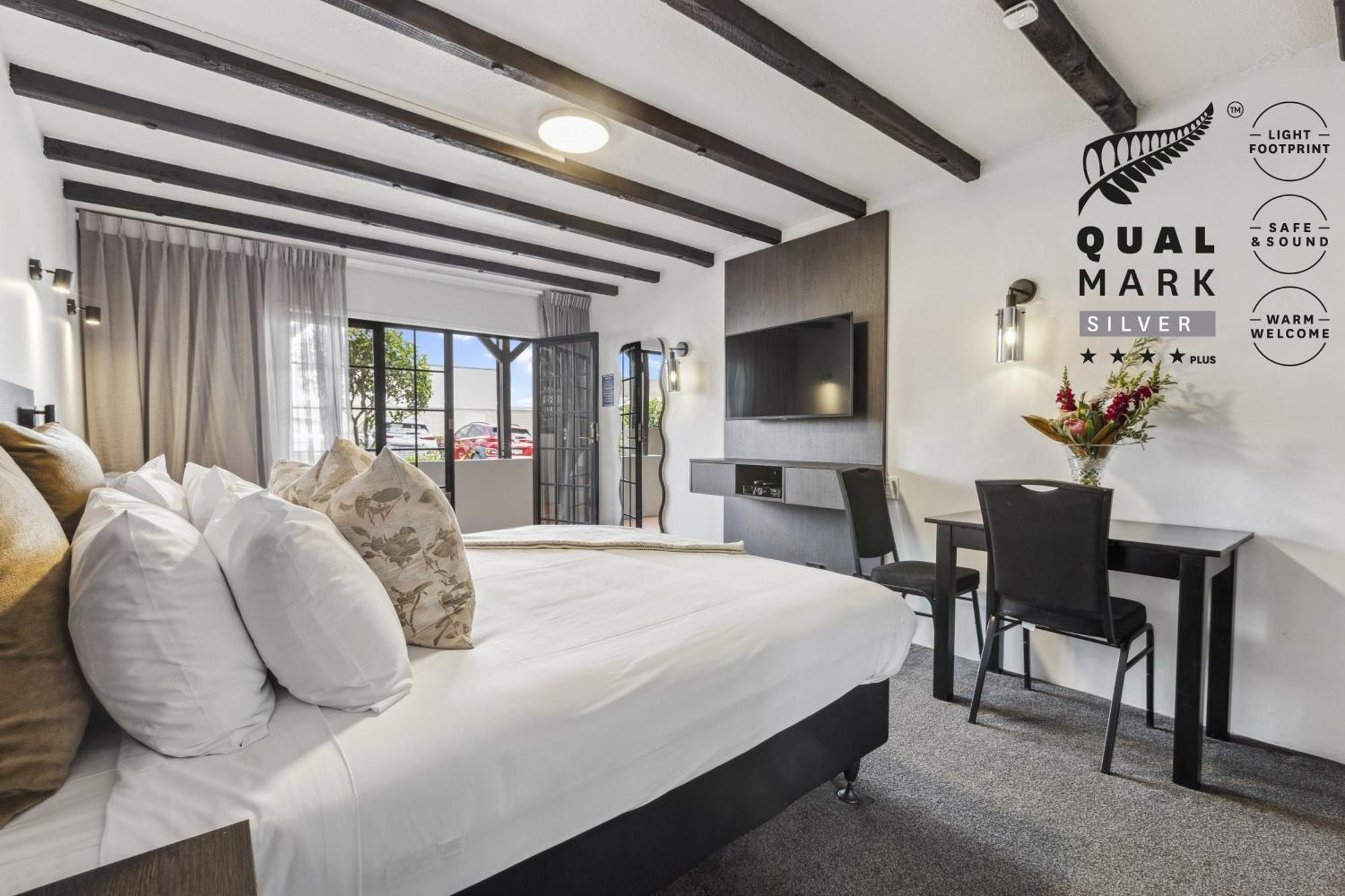 Knights 4* Auckland