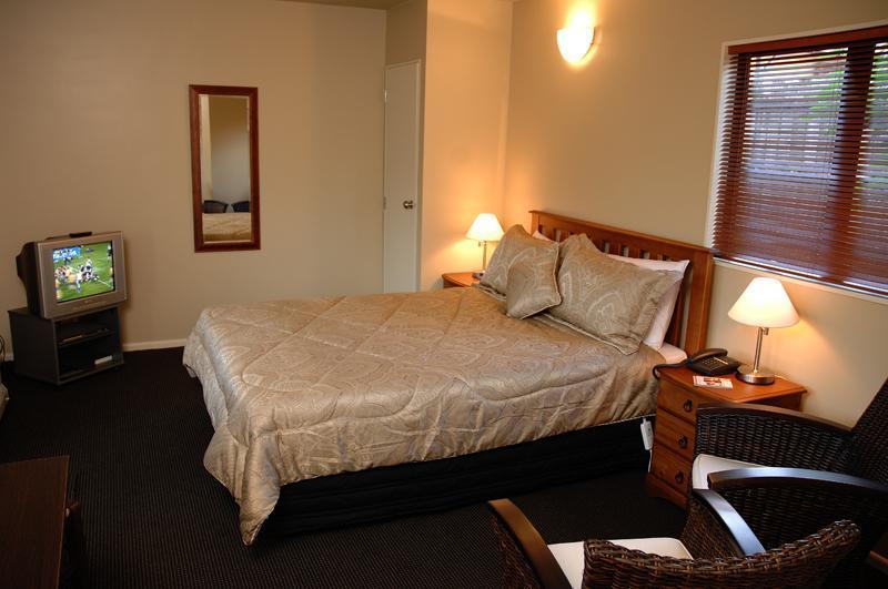 Oaktree Motel 4*