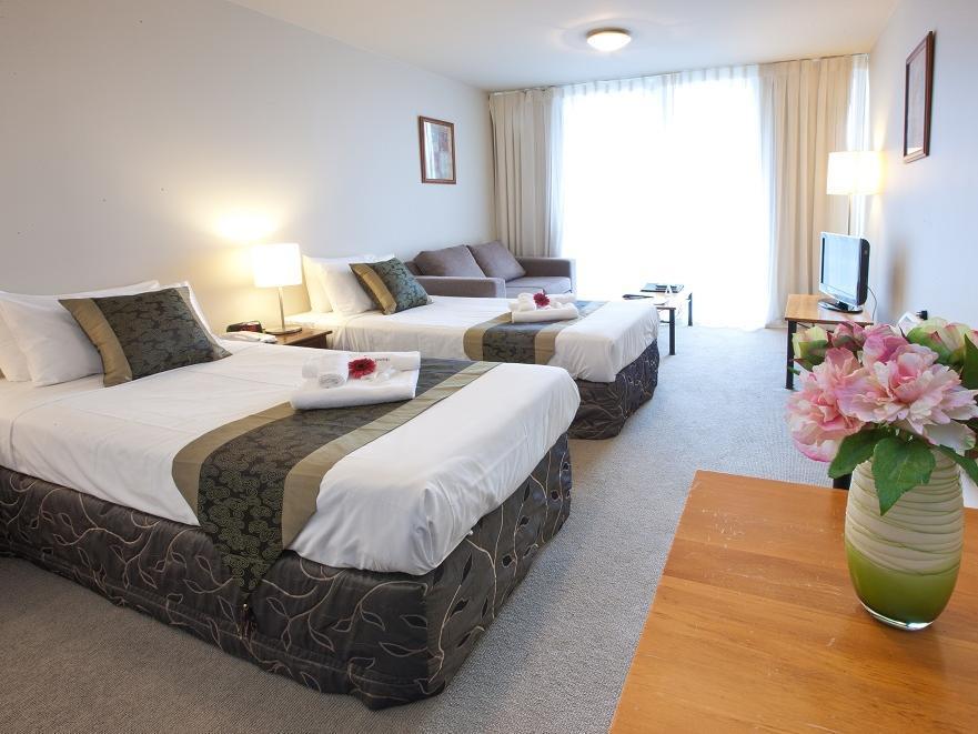 Aparthotel Crown On Cintra Lane 4*