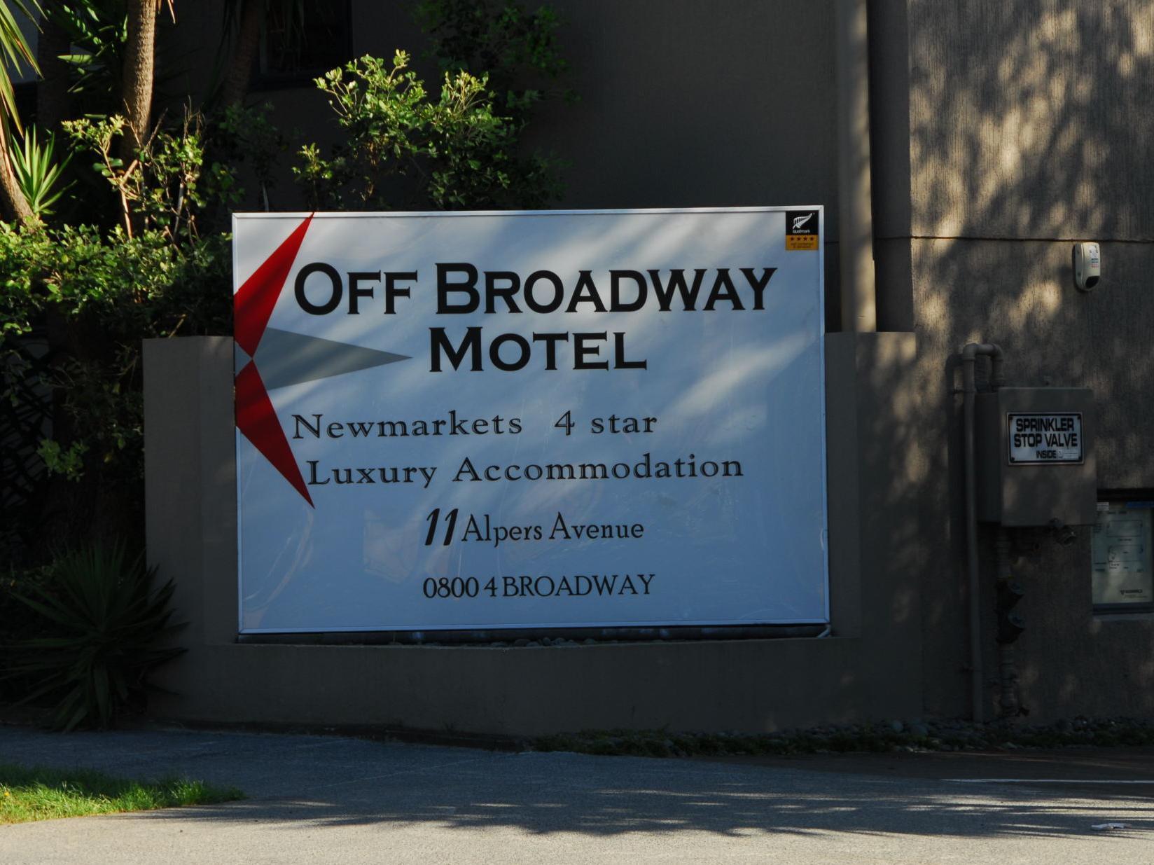 Off Broadway Motel 4*