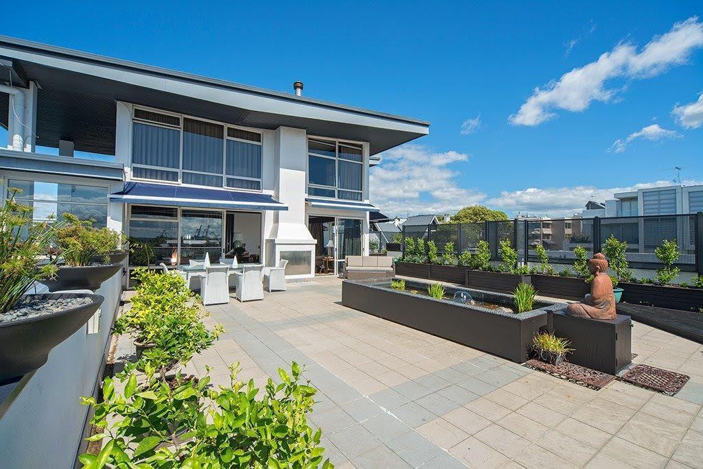 Luxury 3 Bedroom Duplex Penthouse *