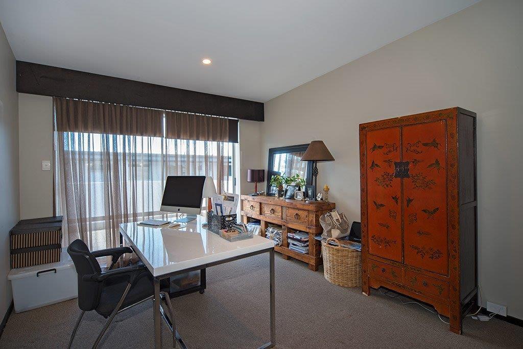Luxury 3 Bedroom Duplex Penthouse Apartment *