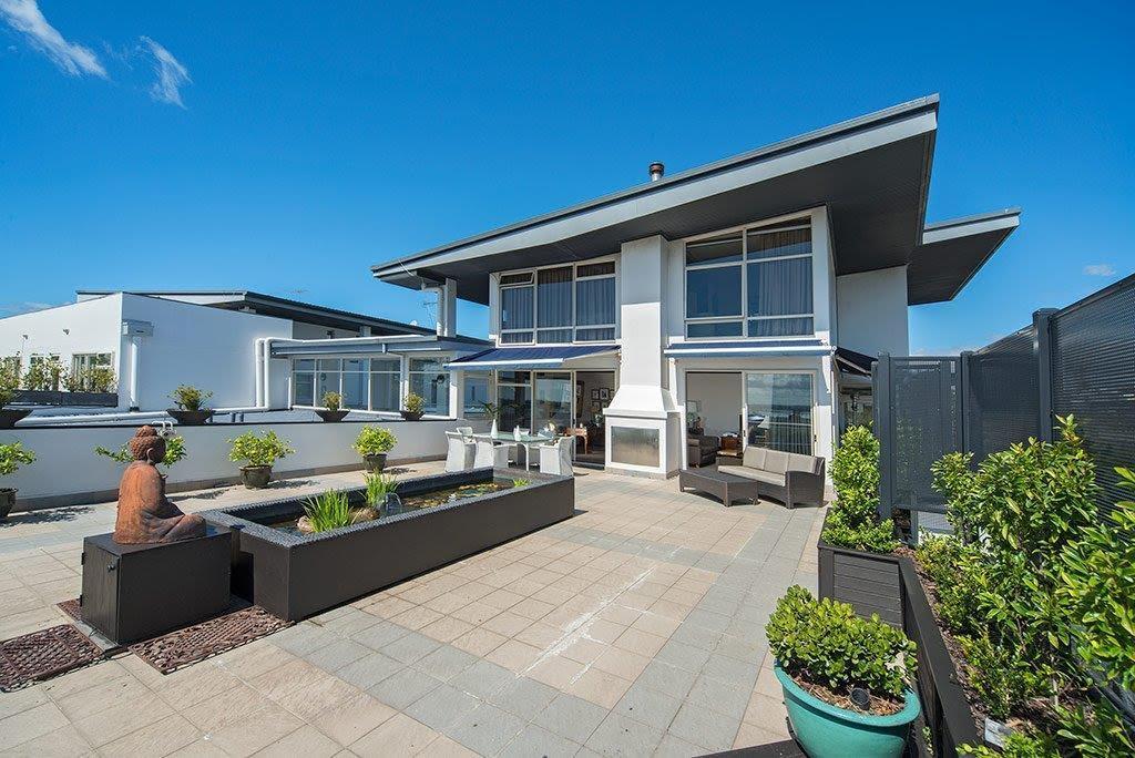 Luxury 3 Bedroom Duplex Penthouse *