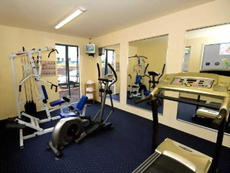 Hotel Heartland Airport 4*