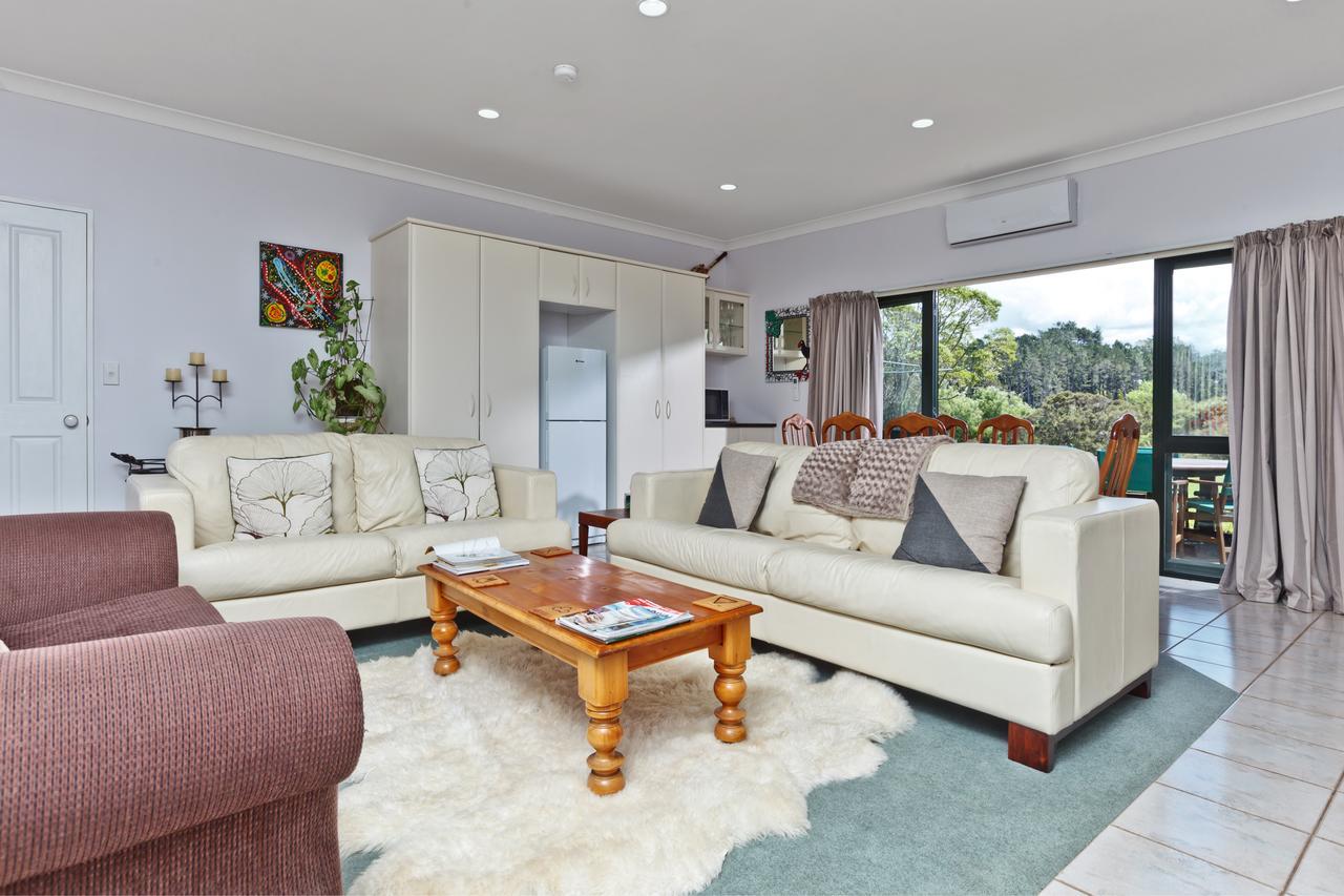 Okura River Estate Getaway Country house
