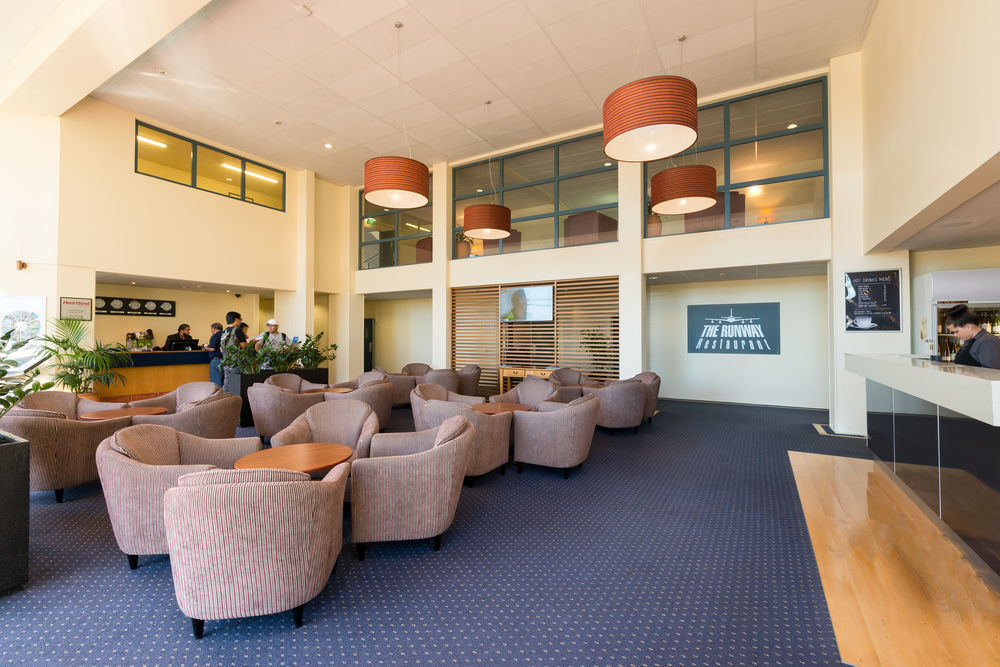 Hotel Heartland Airport 4*