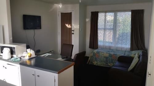 Rockfield Motel 2*