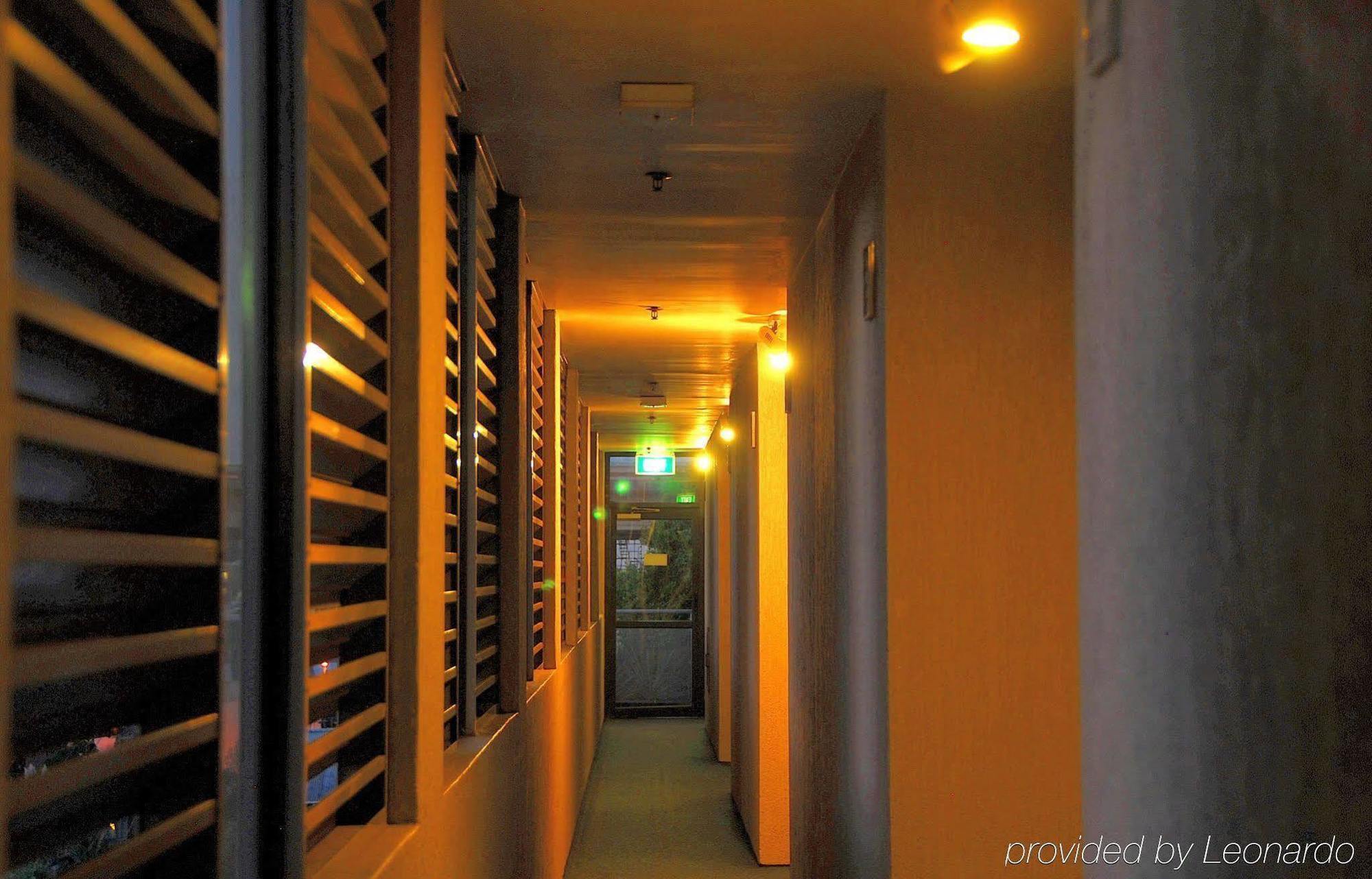 Motel Off Broadway 4*