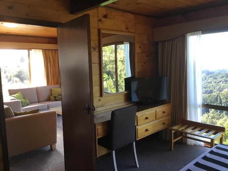 Waitakere & Spa 4*