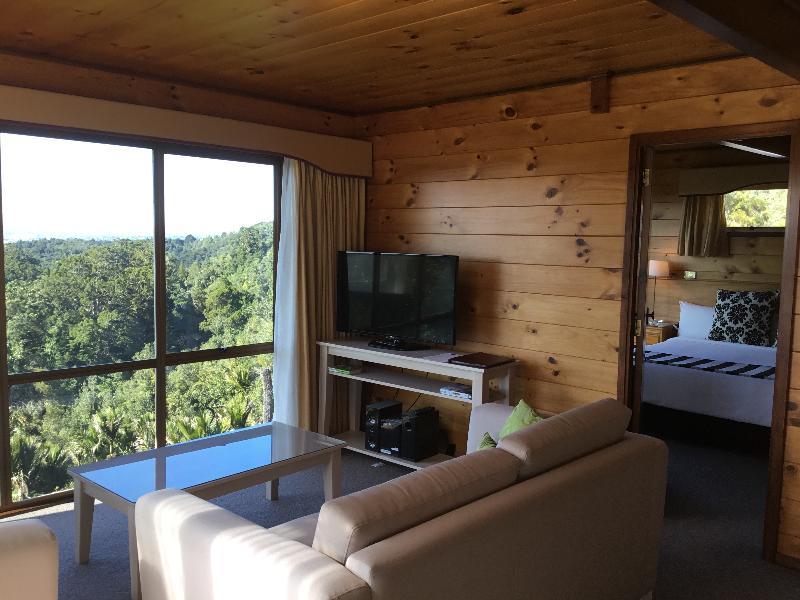 Waitakere & Spa 4* Auckland