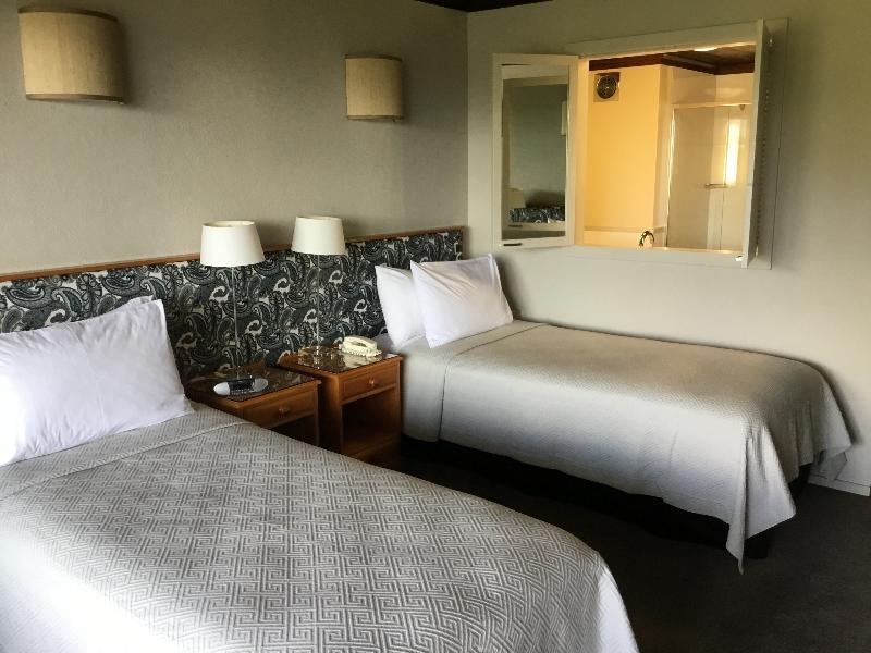 Waitakere & Spa Hotel 4*