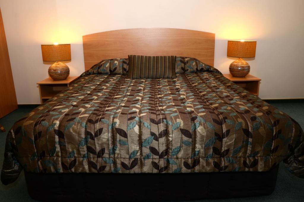 Greenlane Manor Motel