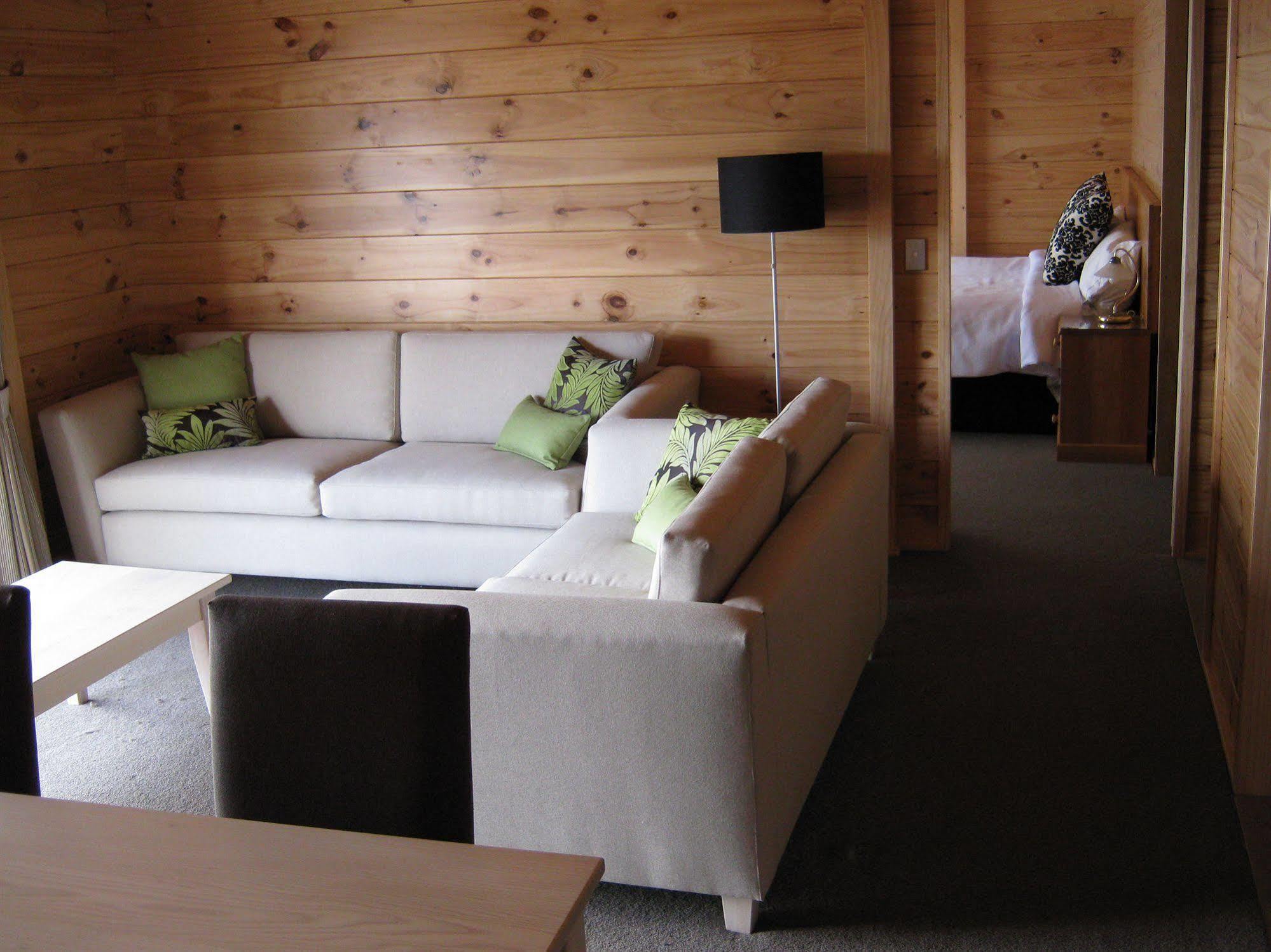 Hotel Waitakere & Spa 4*