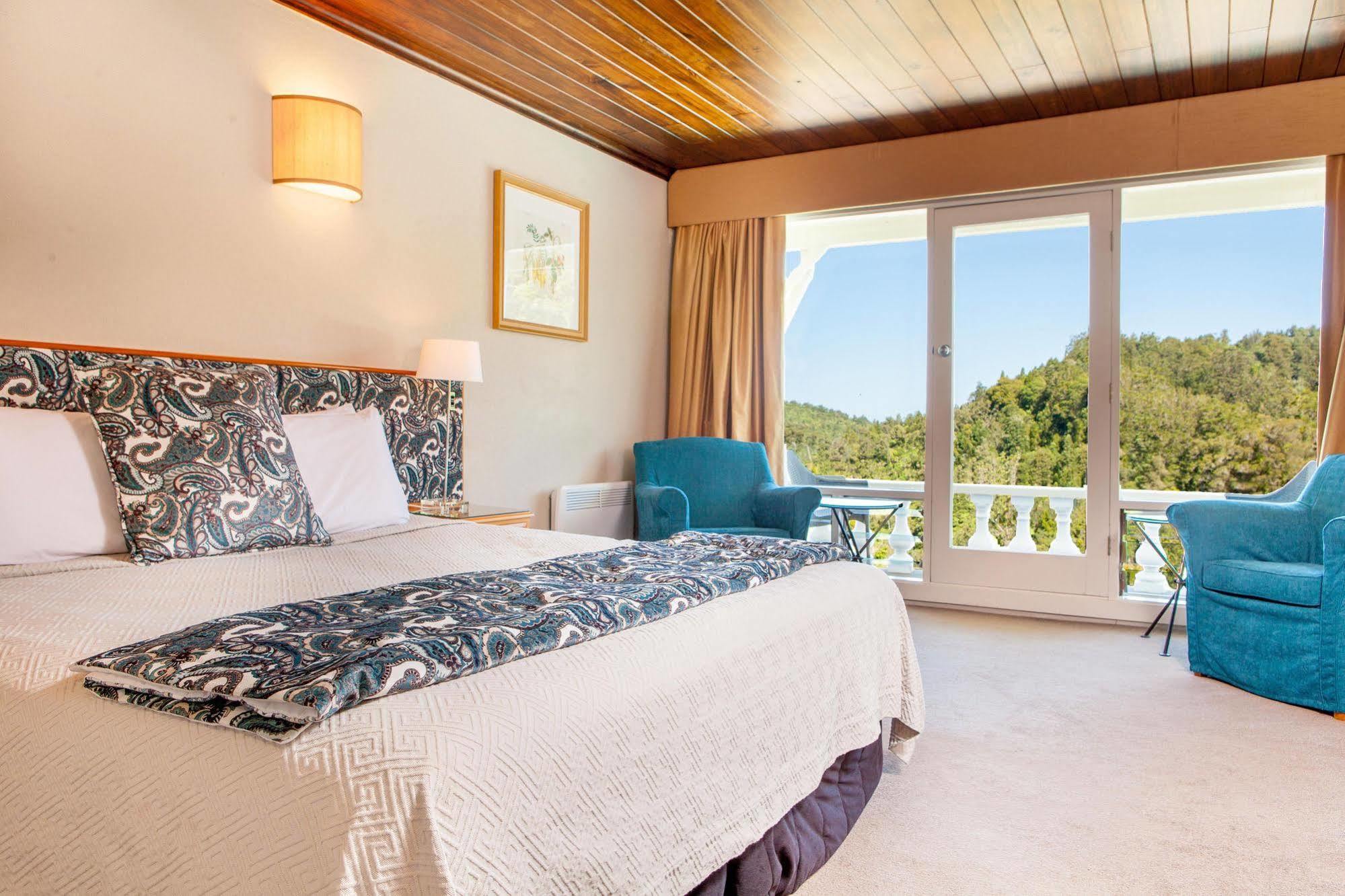 Waitakere & Spa