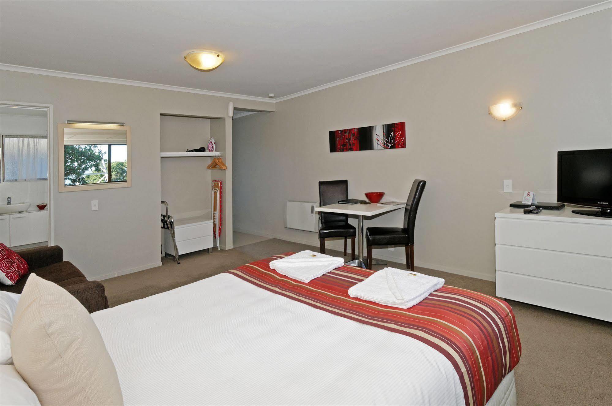 Airport Harbour Motel