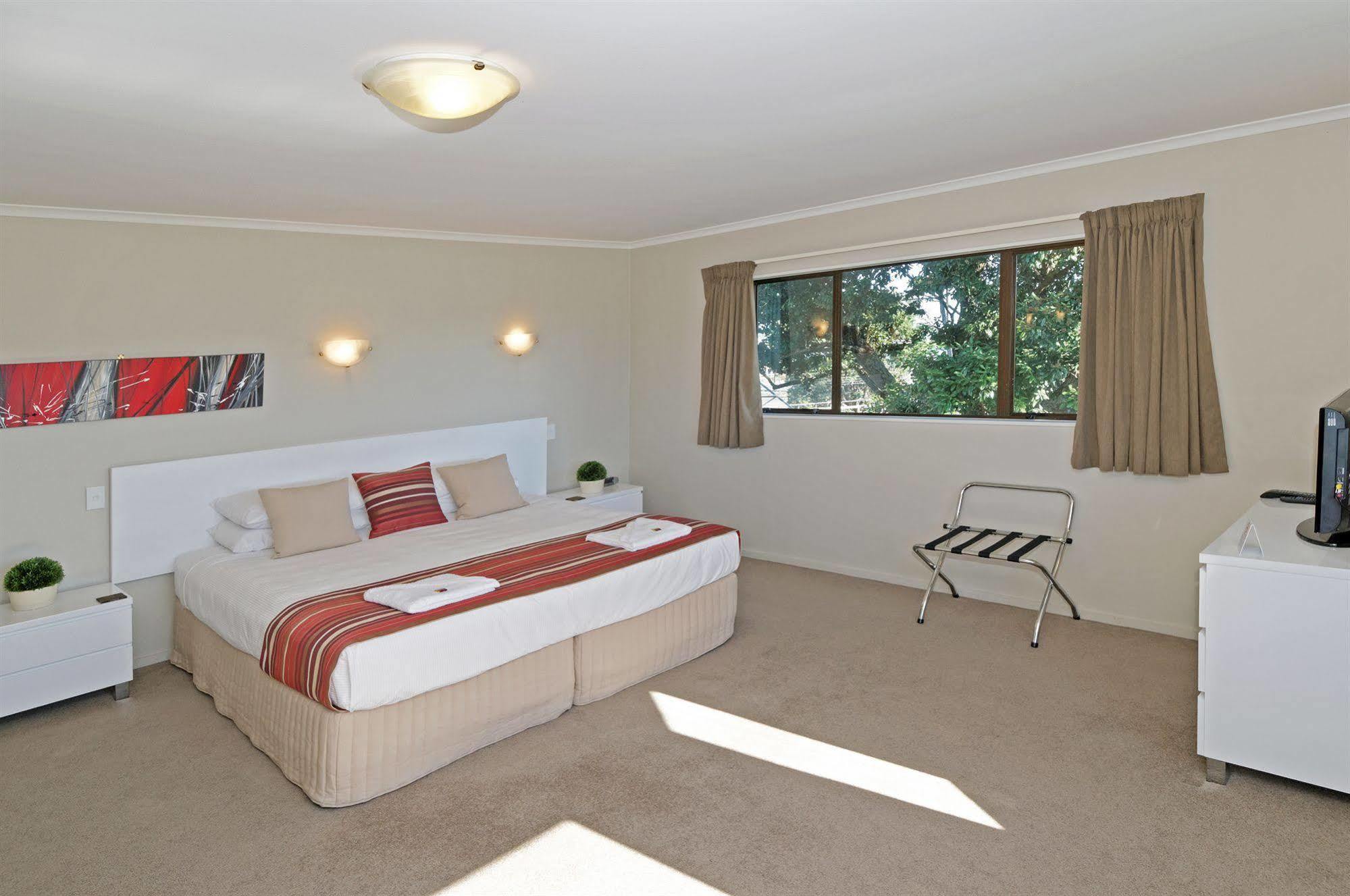 Airport Harbour 4*
