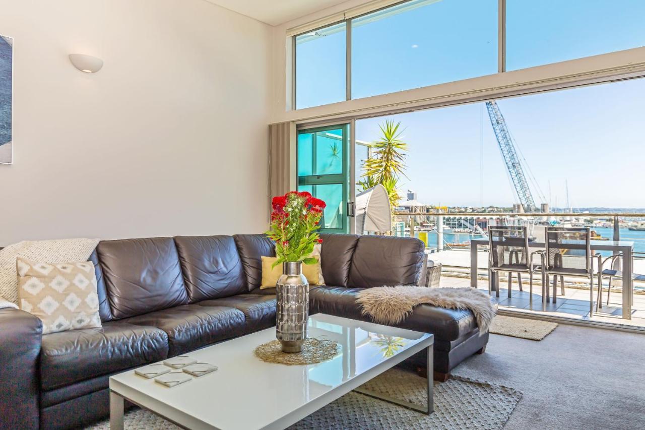 3 Bedroom Penthouse With Fabulous Views *