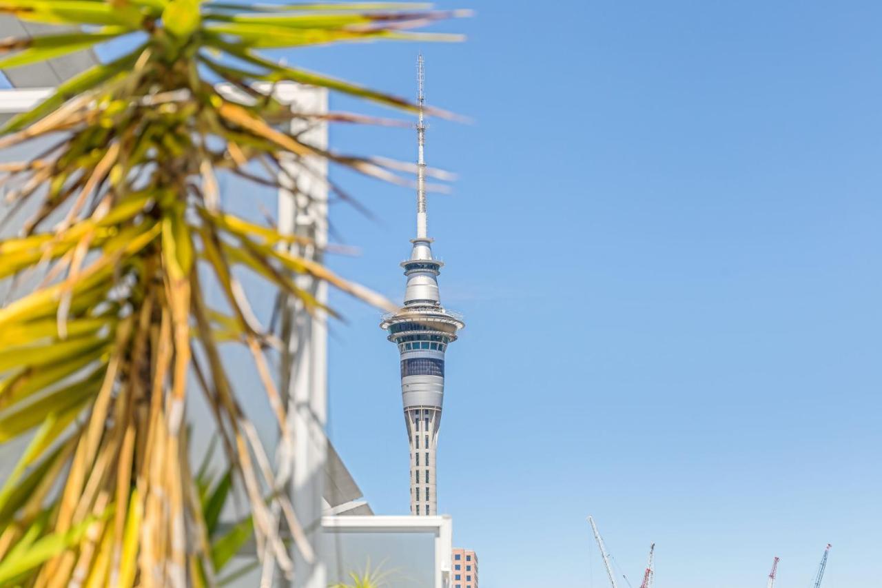 Apartment 3 Bedroom Penthouse With Fabulous Views *