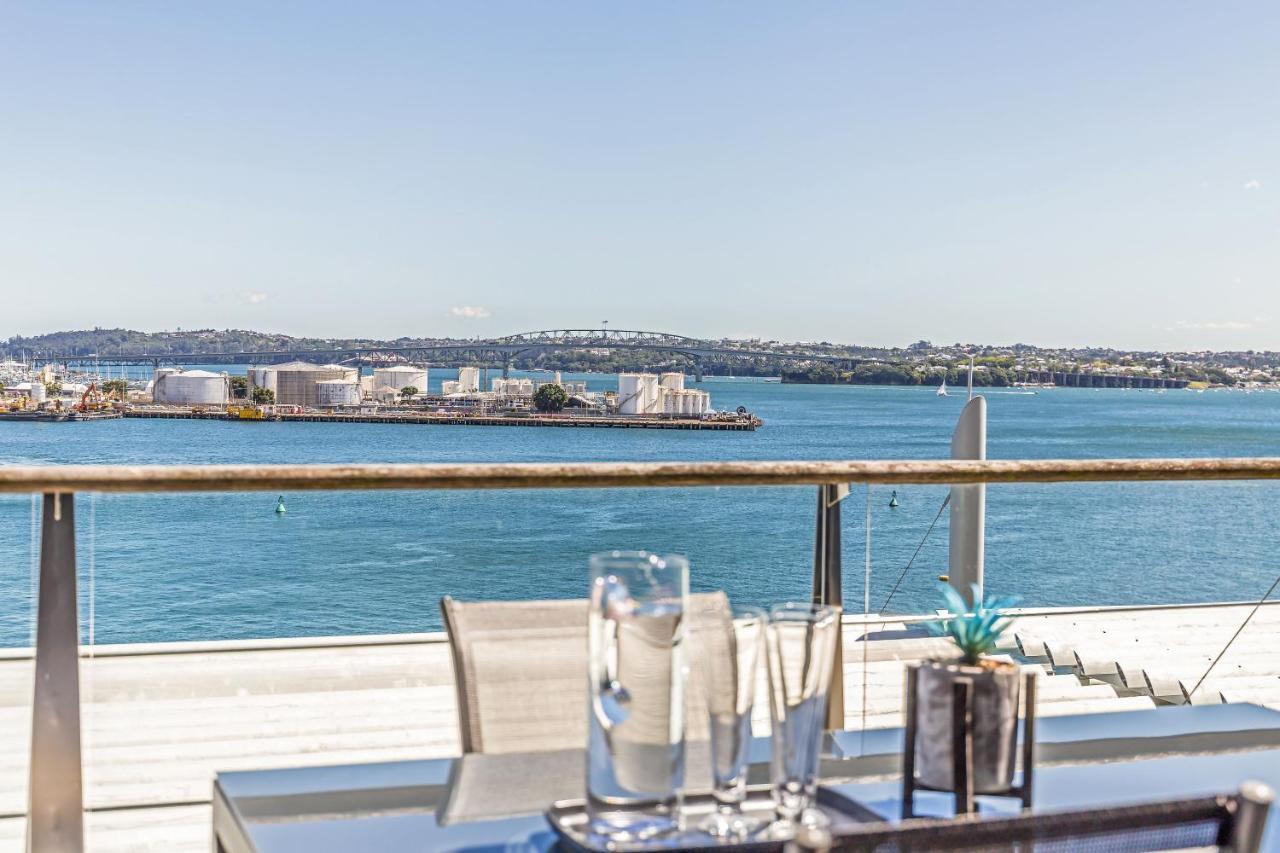 3 Bedroom Penthouse With Fabulous Views *