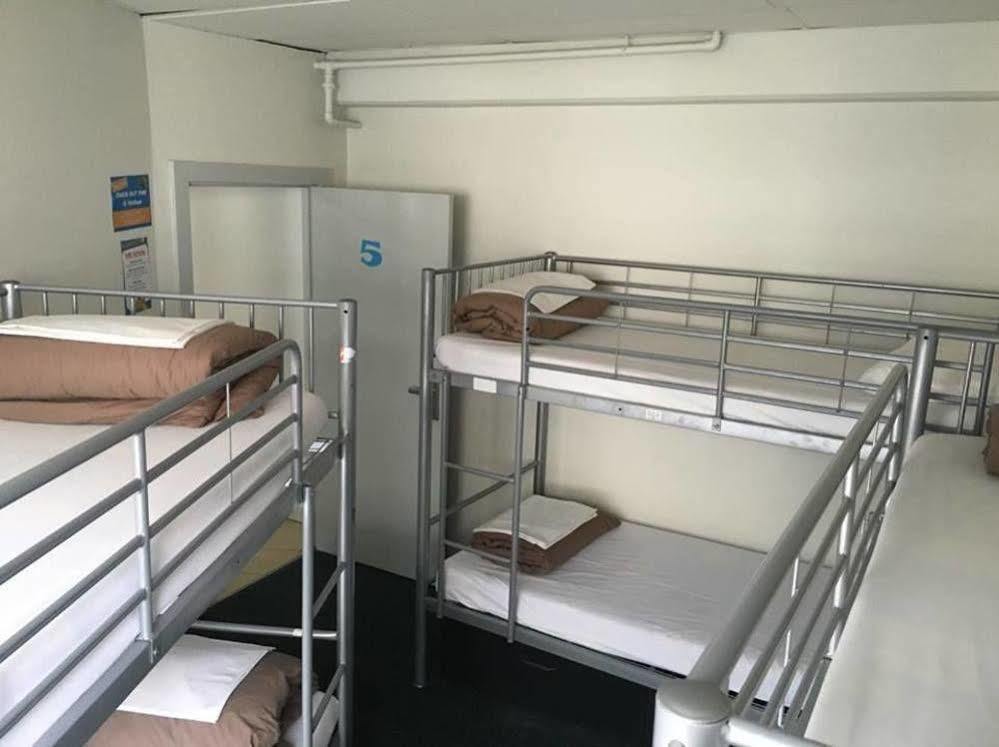 Fat Camel Backpackers - * Auckland