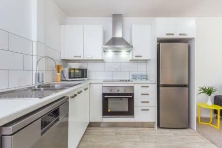 Peaceful At Victoria Park Apartment