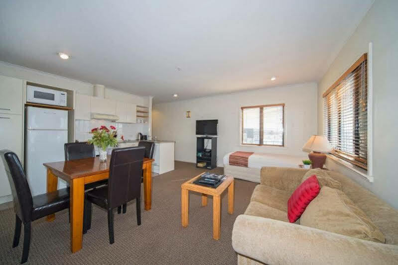Aparthotel Apollo On Nelson 4*