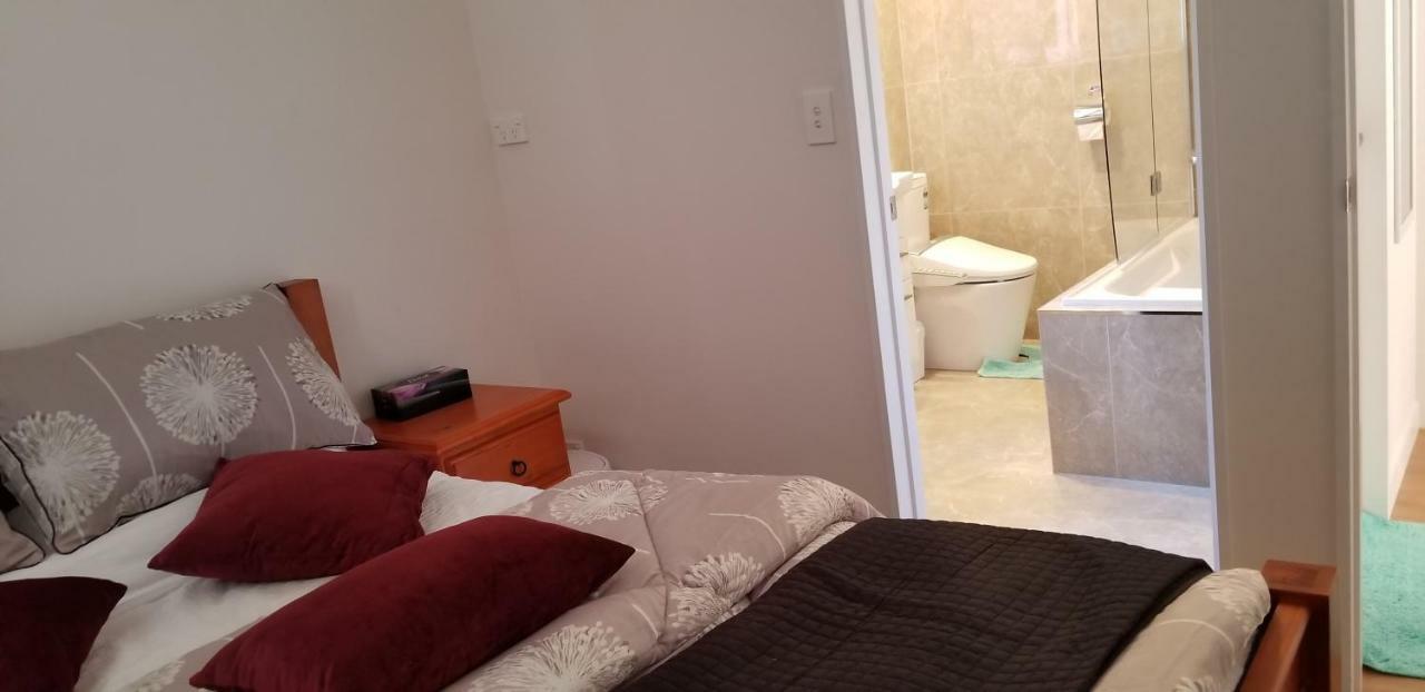New Smart Nearby Plaza * Auckland
