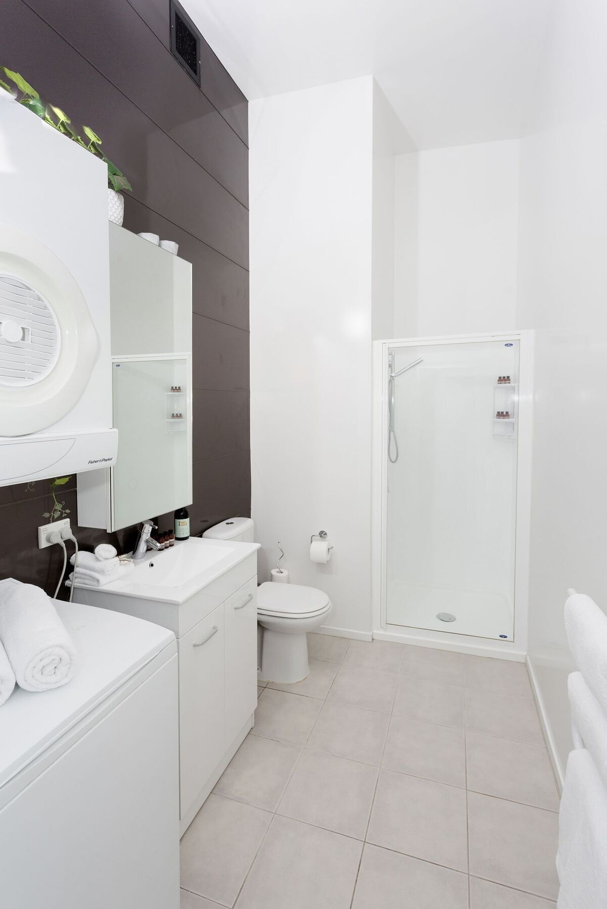 Towny Floor Tranquility Apartment *