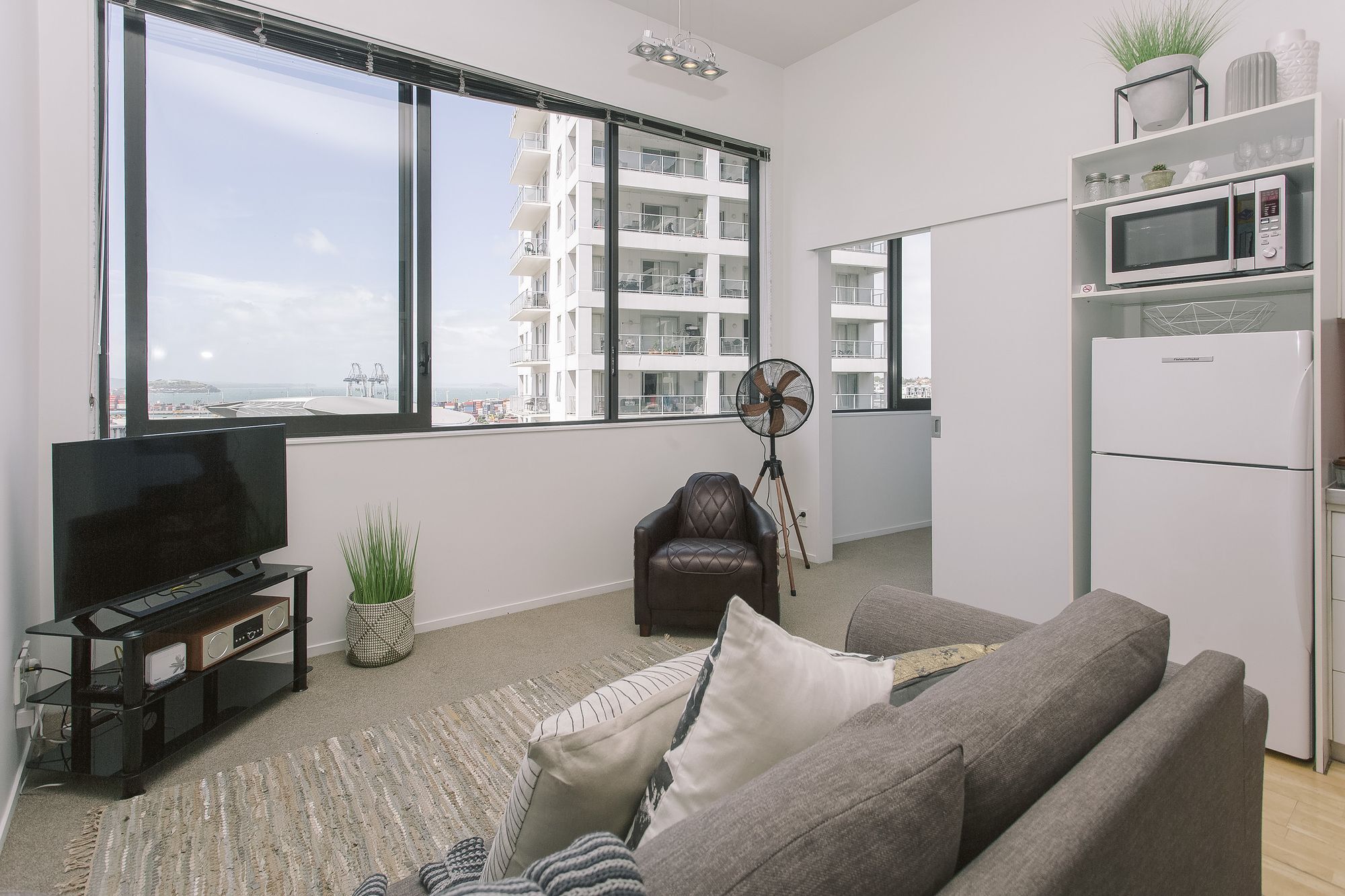 Towny Penthouse With Carpark Apartment Auckland