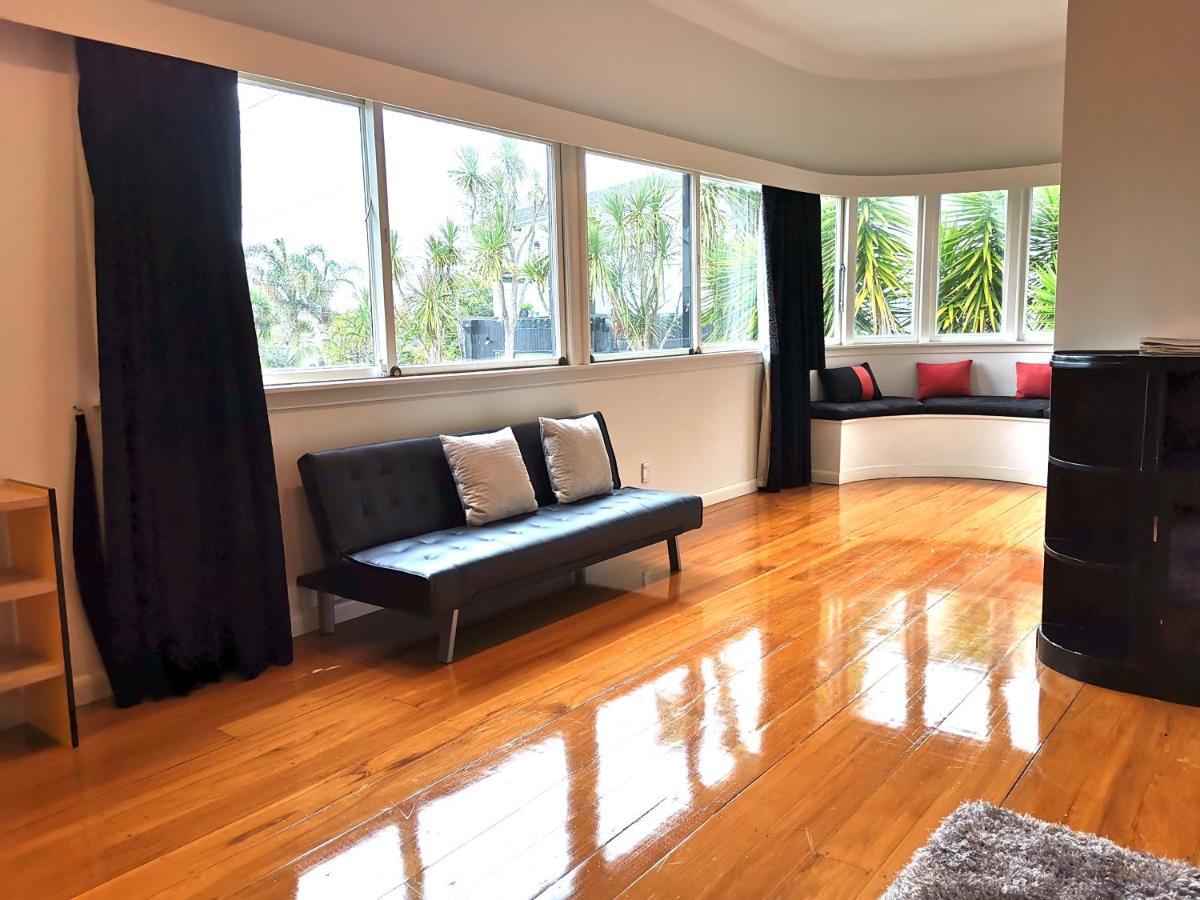 Central Location Spacious Comfortable House Auckland