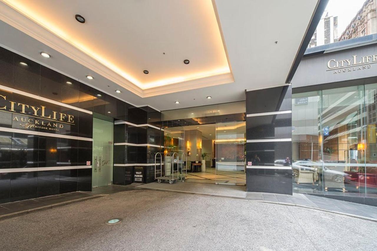 Modern One Bedroom Centre Apartment *