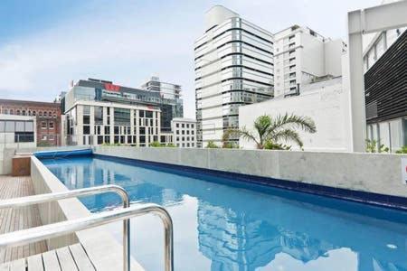 Apartment 2 Bedroom Unit. Fabulous City/harbour Views Lvl 28