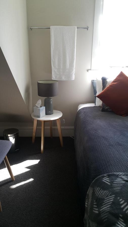 Budget Hotel *
