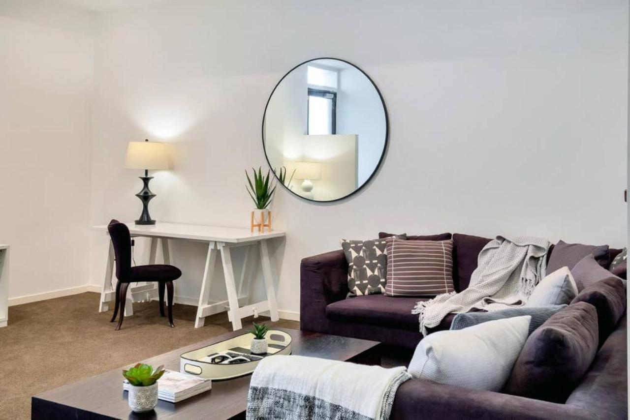 Spacious 2br Near Westfield Newmarket Apartment
